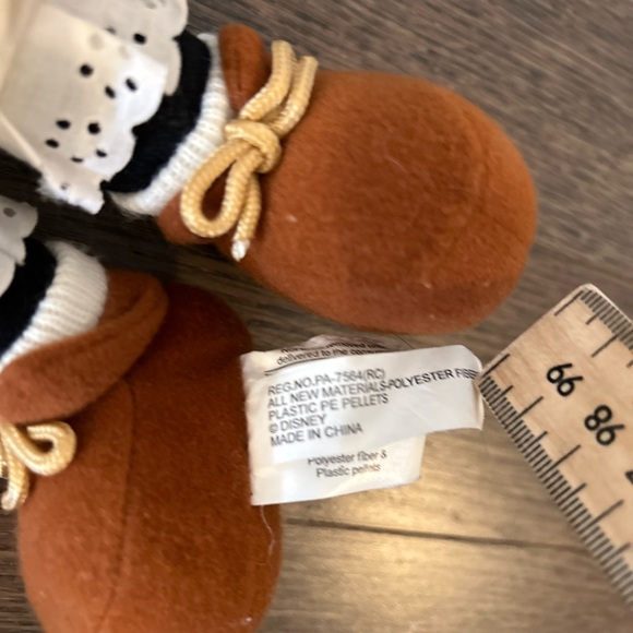 Disney Parks World Animal
Kingdom Minnie Mouse plush doll - Picture 4 of 4